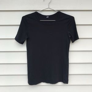 Lululemon Black T-shirt